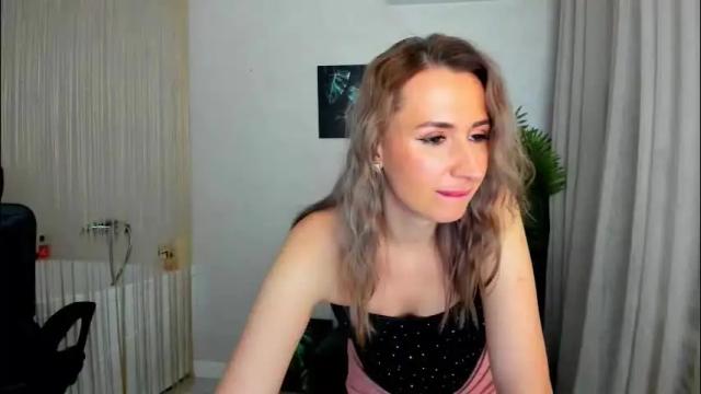 Image 12 of goldenlighte Stream on Chaturbate on 1 month ago