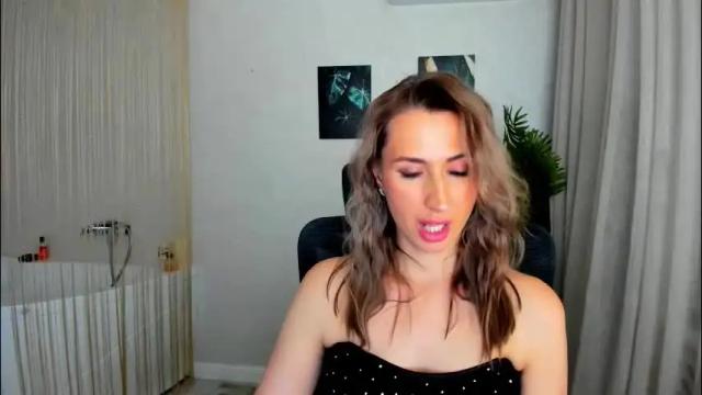 Image 2 of goldenlighte Stream on Chaturbate on 1 month ago