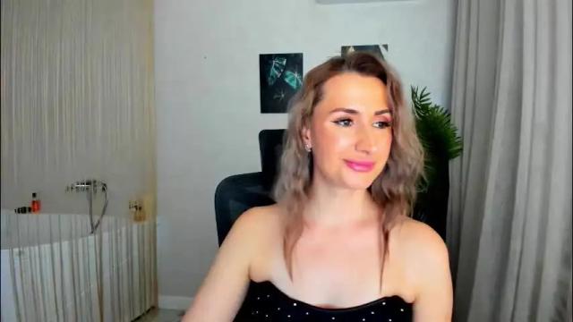 Image 8 of goldenlighte Stream on Chaturbate on 1 month ago