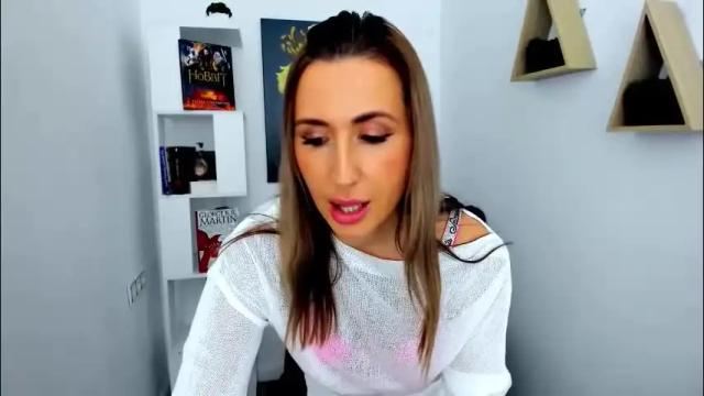 Image 3 of goldenlighte Stream on Chaturbate on 1 month ago