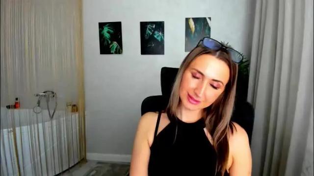 Image 12 of goldenlighte Stream on Chaturbate on 1 month ago