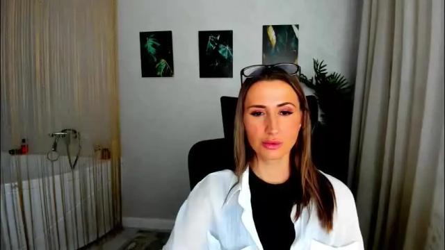 Thumbnail 2, goldenlighte's Stream at Chaturbate, 1 month ago