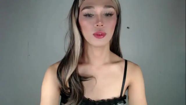 Image 7 of goldenlily69 Stream on Chaturbate on 21 days ago