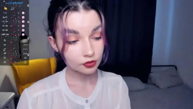 Image 10 of goldest_soul Stream on Chaturbate on 19 months ago