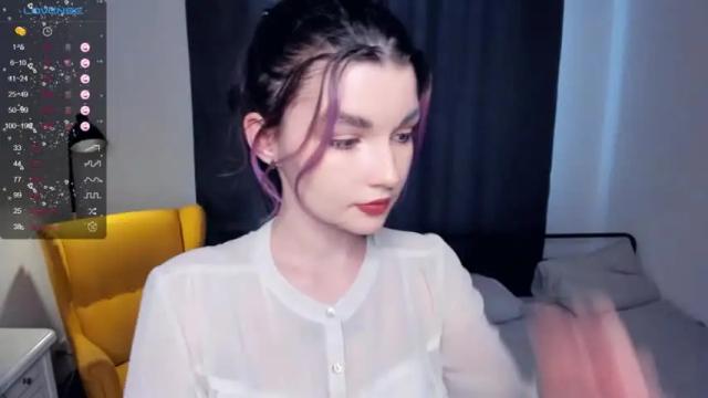 Image 12 of goldest_soul Stream on Chaturbate on 19 months ago