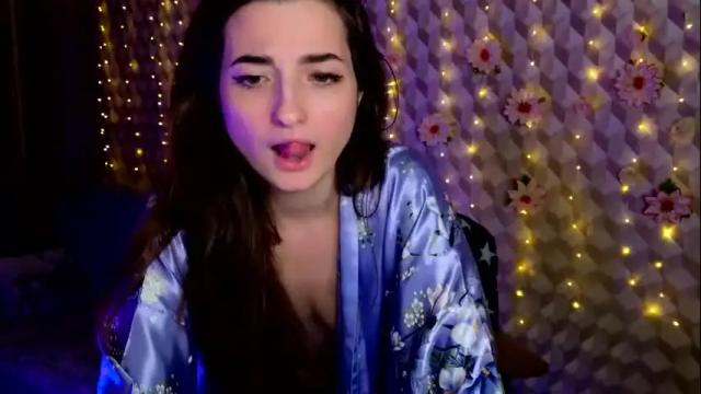Image 8 of goldiehoshie Stream on Chaturbate on 6 months ago