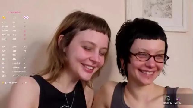 Image 6 of goldstar_girls Stream on Chaturbate on 1 month ago