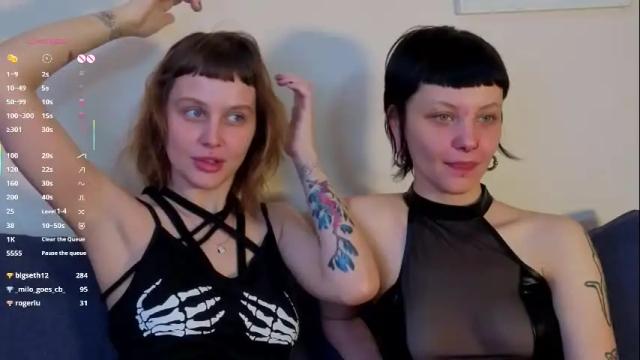 Image 4 of goldstar_girls Stream on Chaturbate on 29 days ago