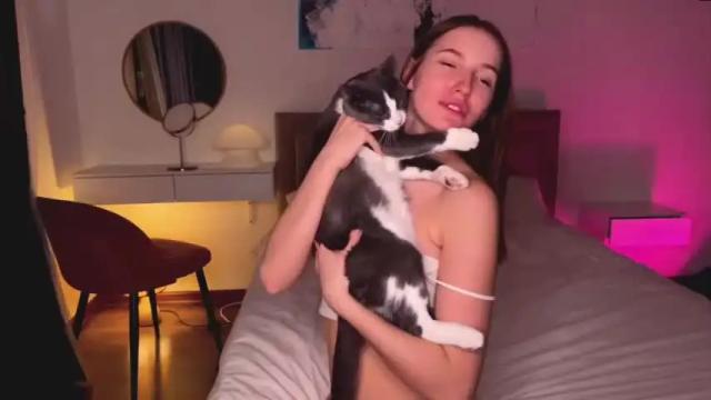 Image 7 of goldydee Stream on Chaturbate on 13 months ago
