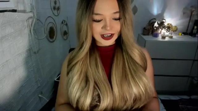 Image 3 of gorgeousamandarose Stream on Chaturbate on 3 months ago