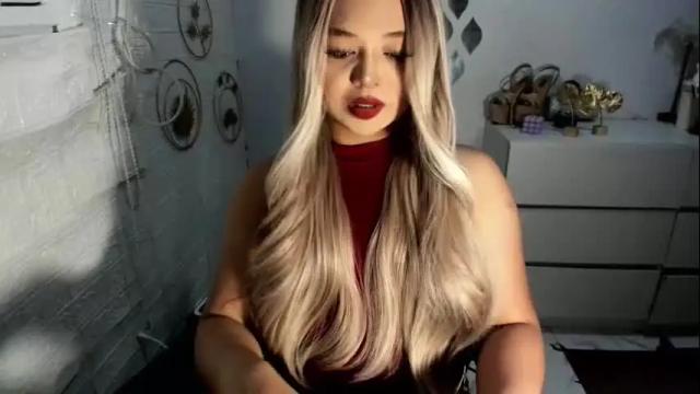 Image 7 of gorgeousamandarose Stream on Chaturbate on 17 days ago