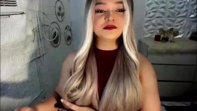 Image 2 of gorgeousamandarose Stream on Chaturbate on 2 months ago