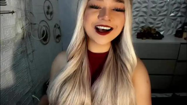 Image 2 of gorgeousamandarose Stream on Chaturbate on 2 months ago