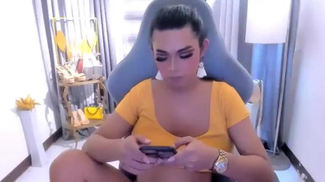 Image 12 of gorgeousselfsucker Stream on Chaturbate on 12 months ago