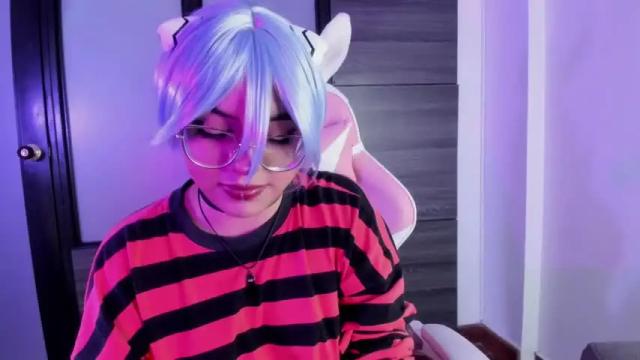Image 7 of goth_astartea Stream on Chaturbate on 17 months ago