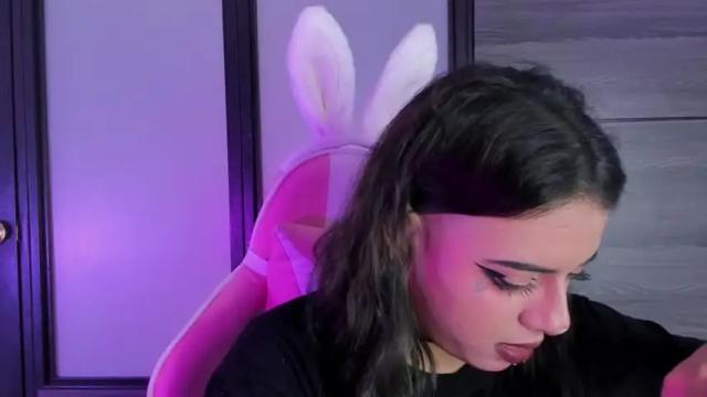 Image 10 of goth_astartea Stream on Chaturbate on 14 months ago