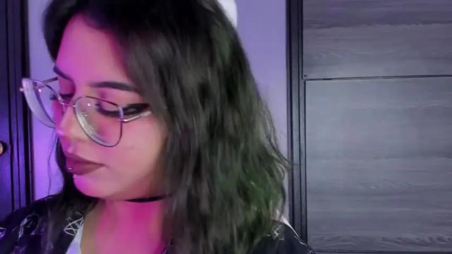 Image 11 of goth_astartea Stream on Chaturbate on 14 months ago