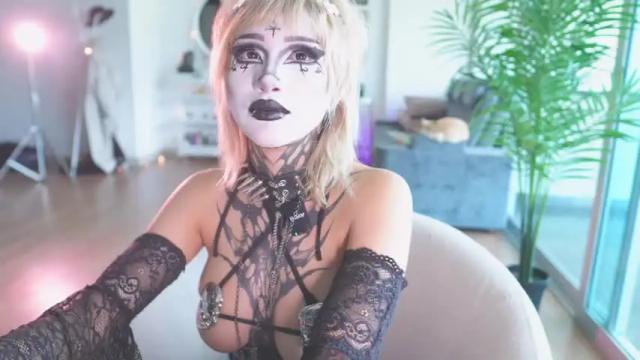 Image 2 of goth_dolll Stream on Chaturbate on 22 days ago