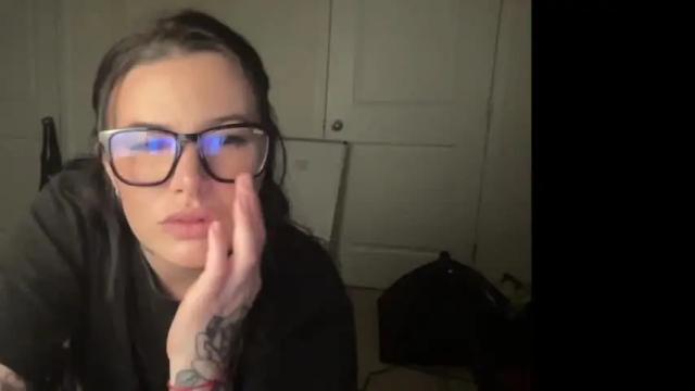 Image 3 of gothbarbie_x Stream on Chaturbate on 13 months ago