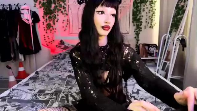Image 12 of gothdesss Stream on Chaturbate on 27 days ago