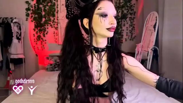 Image 4 of gothdesss Stream on Chaturbate on 23 days ago
