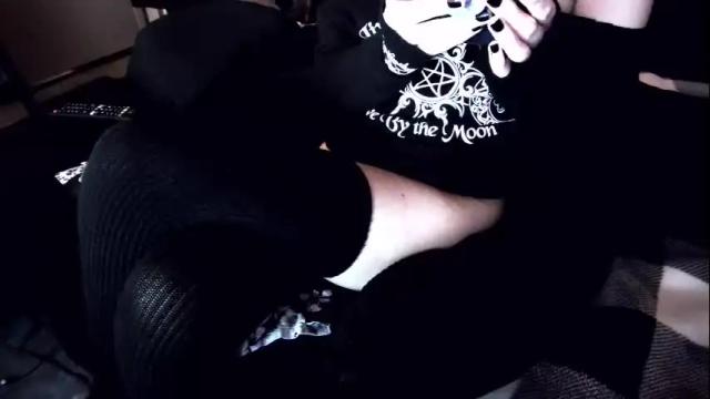 Image 2 of gothgoddessrose Stream on Chaturbate on 1 month ago