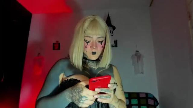 Image 2 of gothic9goddes Stream on Chaturbate on 24 days ago