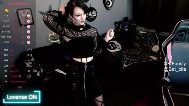 Image 8 of gothic_bat_bite Stream on Chaturbate on 16 months ago