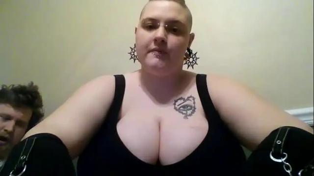 Image 2 of gothiccc_mommy Stream on Chaturbate on 21 months ago