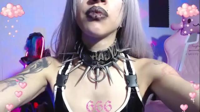 Image 10 of gothicute Stream on Chaturbate on 16 days ago