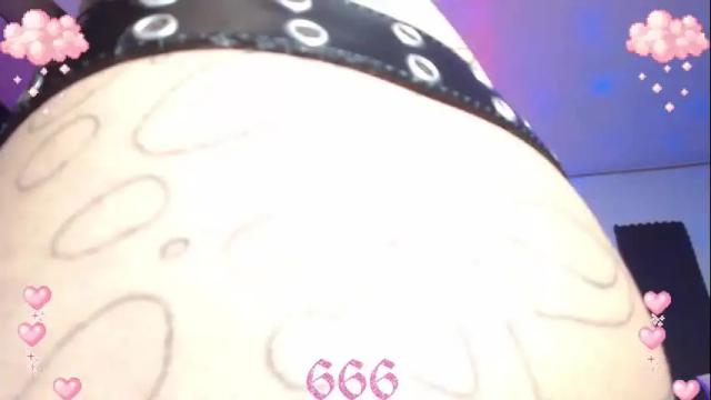Image 11 of gothicute Stream on Chaturbate on 12 days ago