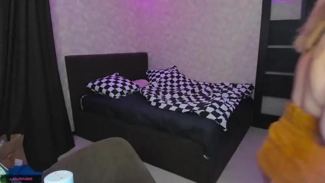 Image 7 of gothkittys Stream on Chaturbate on 17 months ago