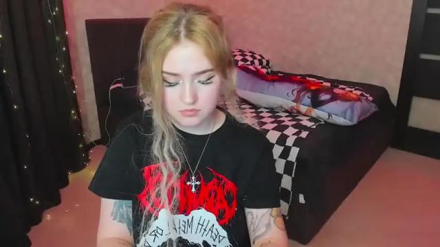 Image 2 of gothkittys Stream on Chaturbate on 16 months ago
