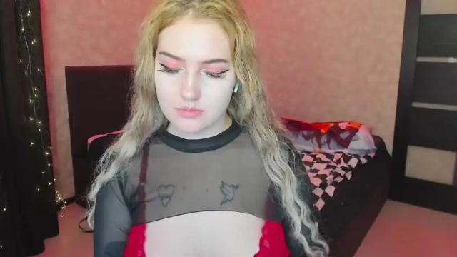 Image 2 of gothkittys Stream on Chaturbate on 16 months ago