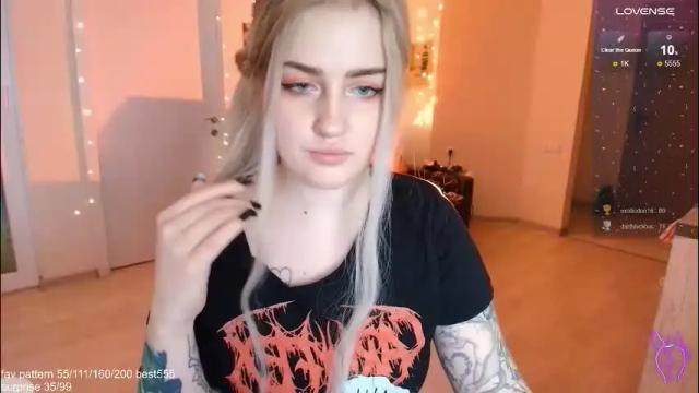 Image 11 of gothkittys Stream on Chaturbate on 8 days ago