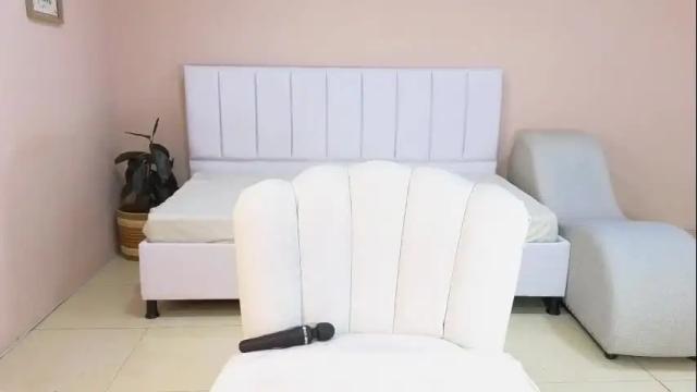 Image 11 of grace_maturemilf Stream on Chaturbate on 3 months ago