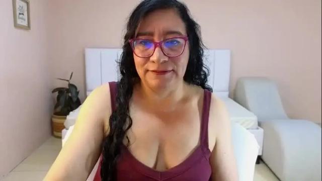Image 6 of grace_maturemilf Stream on Chaturbate on 3 months ago
