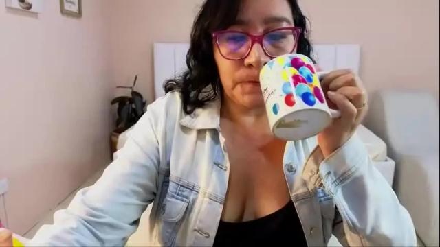 Image 3 of grace_maturemilf Stream on Chaturbate on 2 months ago
