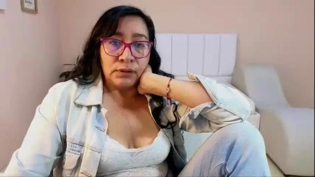 Image 3 of grace_maturemilf Stream on Chaturbate on 2 months ago