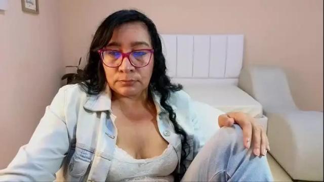 Image 6 of grace_maturemilf Stream on Chaturbate on 2 months ago