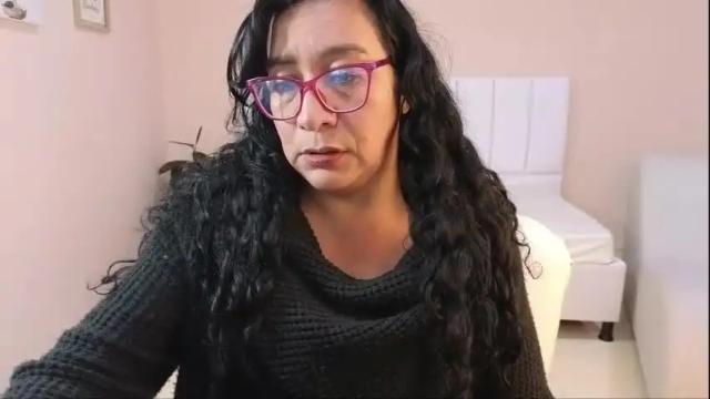 Image 2 of grace_maturemilf Stream on Chaturbate on 2 months ago