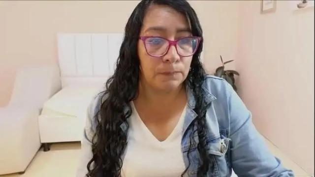 Image 12 of grace_maturemilf Stream on Chaturbate on 2 months ago