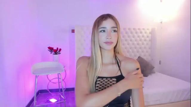 Image 3 of gracecartier Stream on Chaturbate on 3 months ago