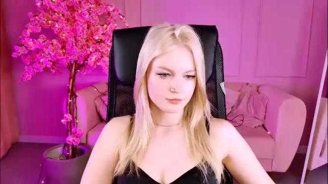 Image 3 of graceglamour Stream on Chaturbate on 29 days ago