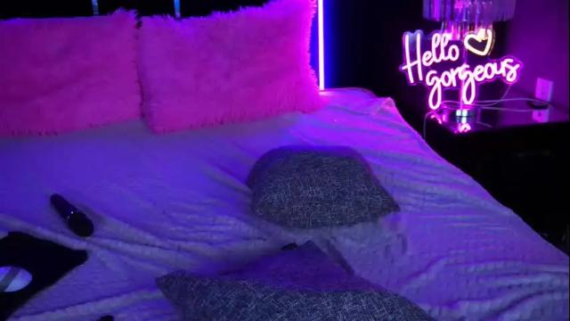 Image 2 of gracehotdavies Stream on Chaturbate on 4 months ago