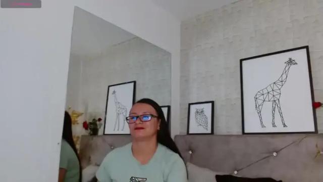 Image 11 of gracelyh Stream on Chaturbate on 18 months ago