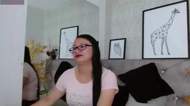 Image 2 of gracelyh Stream on Chaturbate on 17 months ago