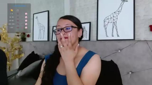 Image 3 of gracelyh Stream on Chaturbate on 17 months ago