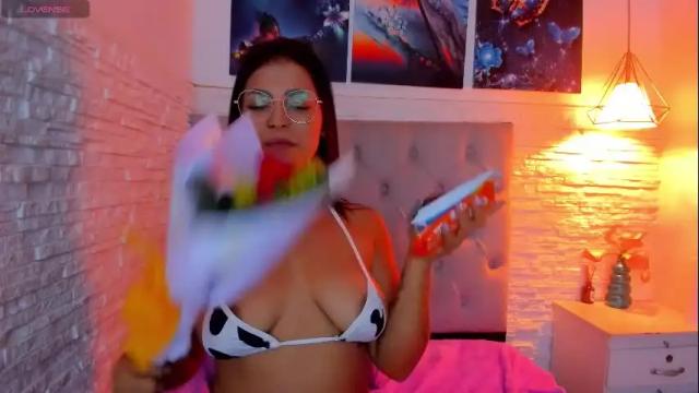 Image 4 of graceymilf999 Stream on Chaturbate on 13 days ago