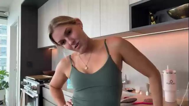 Image 4 of graciemae_baexx Stream on Chaturbate on 2 days ago